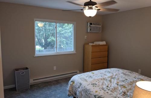 Norwood Apartment | Carter #5 Two bedroom unit near Xavier Downtown