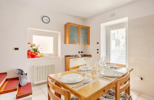 Cavedine Apartment | Casa al Vicolo [vicino al Lago di Garda]