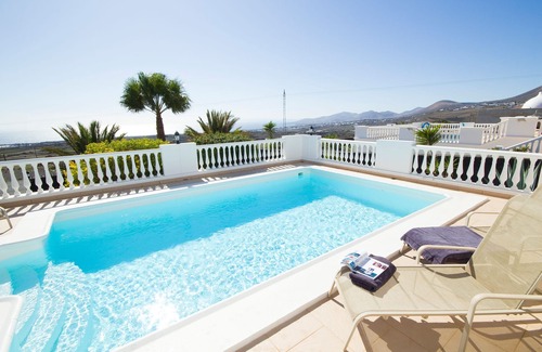 Conil Villa | Casa Alba - By AZ Rentals