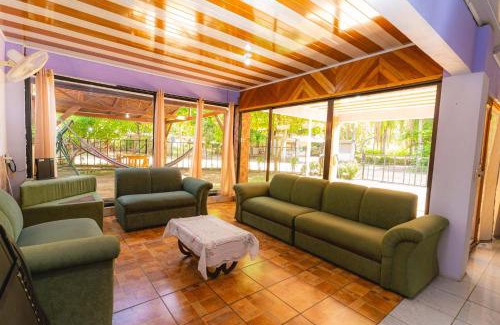Panama Beach House | Casa Almendro Playa Panamá