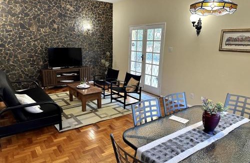 Conservatoria House | Casa Amarela