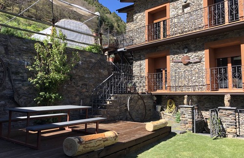 Llorts House | Casa amb encant in a quiet and rural setting