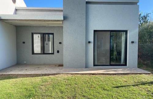 Saladillo House | Casa amplia y moderna