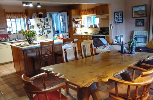 Quemado Bed & Breakfast | Casa Azul Bed & Breakfast