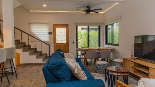 La Cruz de Huanacaxtle House | Casa Azul