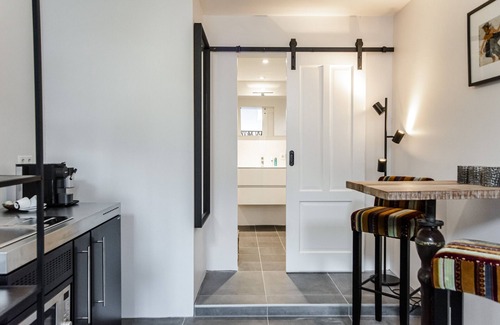 Zandvoort Apartment | Casa Beach with free private parking and garden