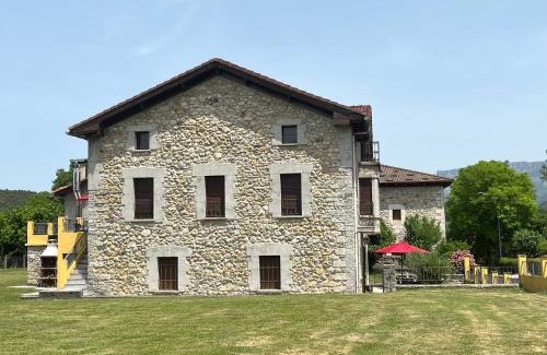 Lezana de Mena House | Casa BellaTerra