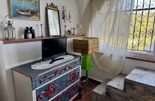 Diano Castello House | Casa Belvedere