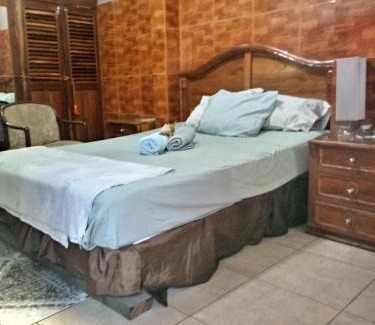 Santa Ana House | Casa Blanca Tu Casa