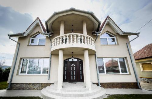 Oradea House | Casa BLANCO