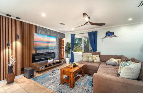 Little Venice House | Casa Blue Pelican.