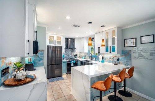 Little Venice House | Casa Blue Pelican.