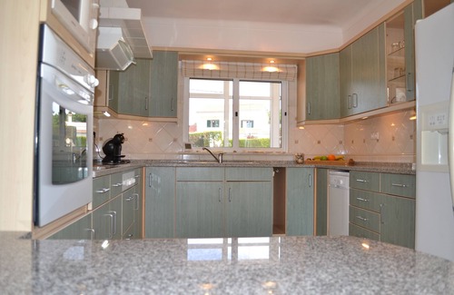 Aljezur Villa | Casa Borboleta Well maintained villa with sea views, large garden and pool, dream location