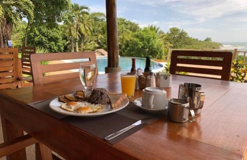 Playa Coyote Hotel | Casa Caletas Boutique Hotel