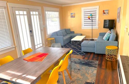 Bridgeview Apartment | Casa California - Backyard, BBQ, Firepit & Near Beaches