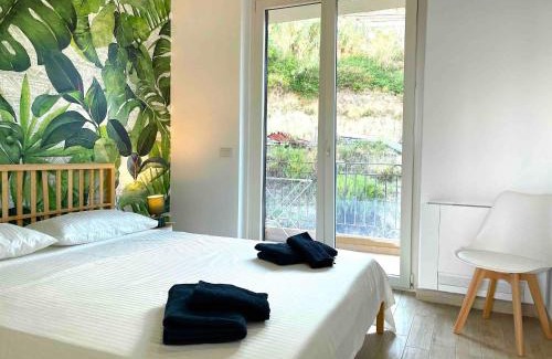 Province of Messina Apartment | Casa Cannoni - Delizioso Appartamento Fronte Mare vista Stretto di Messina