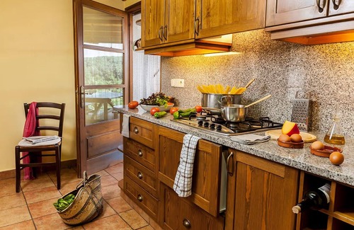 Galliners Villa | Casa Castelot - Beautiful and Peaceful Surroundings, Pool, 25 km to beach