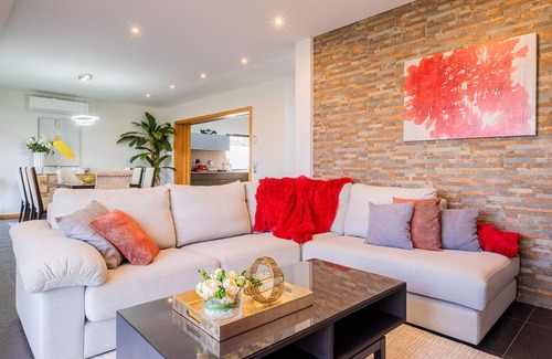 Ponta Garca House | Casa Celeste-Deluxe Ocean View/Heated Pool