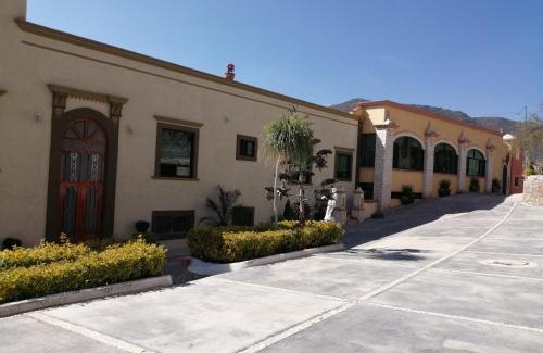 Bernal Hotel | Casa Celia Hotel Restaurante