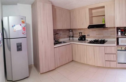 Rionegro House | Casa cerca al Aerpuerto y hospital San VicentenCozy House close to the Airport.