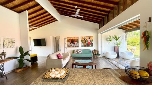 Armenia House | Casa Cielo en Tres Colinas