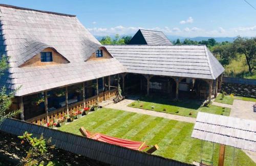 Ocna Sugatag House | Casa Colț din Maramureș - Old Traditional House