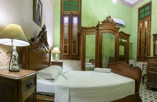 El Vedado Hotel | Casa Colonial Mario