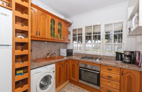 Malaga Ski Chalet | Casa Coral Beach - House In Málaga. Free Wifi