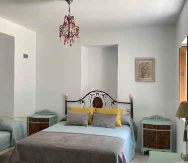 Montilla House | Casa Cordón