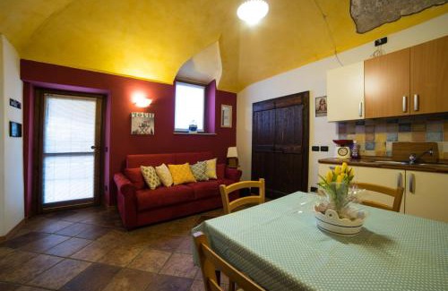 Arona Apartment | Casa Corte Alla Rocca