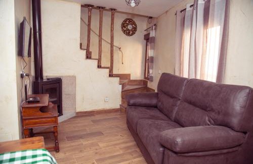 Sotillo de la Adrada House | CASA CUATRO ESQUINAS