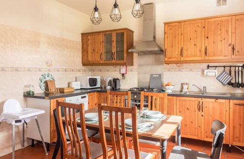 Santana Villa | 'Casa Da Olides' with Mountain View, Balcony and Wi-Fi