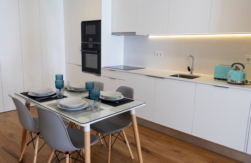 Aveiro Apartment | Casa das Falcoeiras – Cozy Garden in Aveiro, Portugal