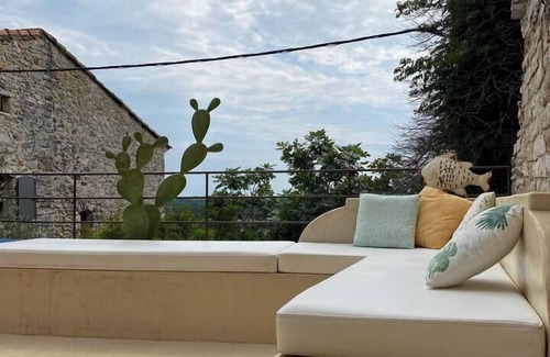 Vezenobres House | Casa de la felicida in the heart of the village