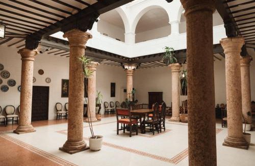 San Clemente House | Casa de los Acacio
