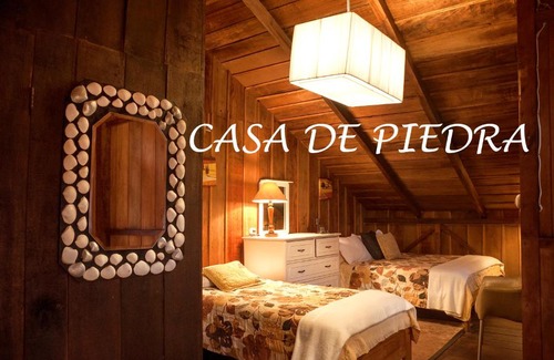 Mindo Hostel | Casa de Piedra