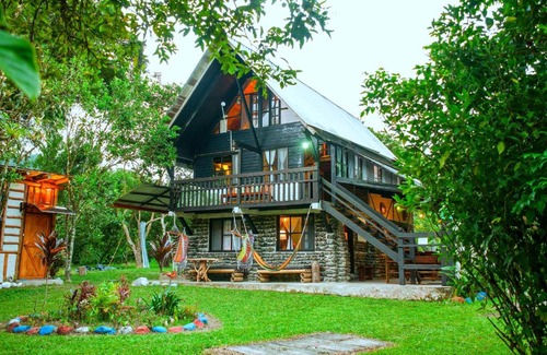 Mindo Hostel | Casa de Piedra