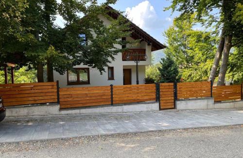 Baia-Sprie House | Casa de vacanta Mogosa