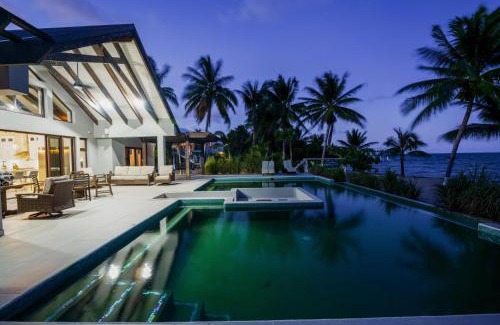 Cocoplum Villa | Casa de Wilson - 5 Bedroom Beachfront Villa