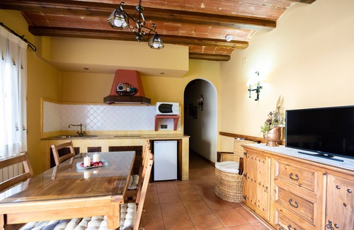 Cella Cottage | Casa del Agüelo: Jiloca Apartment (4 people. Enabled for the disabled