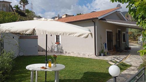 Salina House | Casa del Gelso Tra Palermo e Cefalù