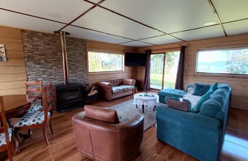 Chonchi House | Casa del lago Huillinco