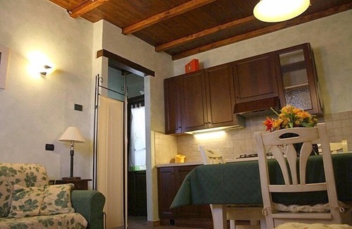 Fighille House | Casa delle Mammole C: A characteristic and welcoming apartment that is part of an ancient country house surrounded by the greenery, with Free WI-FI.