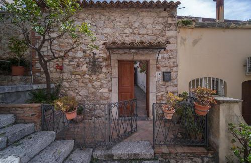 Taormina City Centre Apartment | Casa di Regina - City Center, Completely Renovated, Historical
