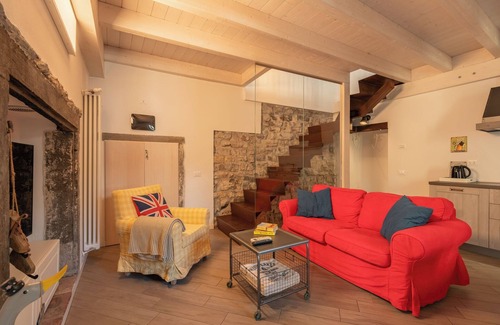 Paratico Apartment | Casa di Tully - One Bedroom Apartment, Sleeps 4