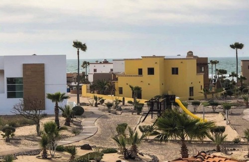 Centro House | Casa Diamante ~ Stunning Beach House ~ Pool Access
