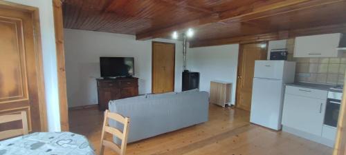 Castro Caldelas House | Casa do Outeiro de Aguil