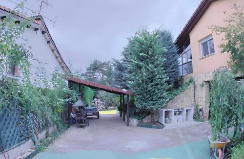 El Rasillo de Cameros Ski Chalet | Casa El Cerezo Rojo
