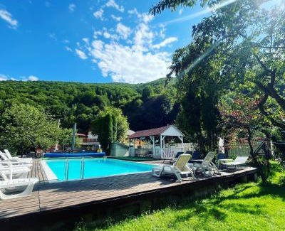 Frasinet House | Casa Ele
