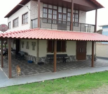 Jacone House | Casa em frente a praia de Jaconé